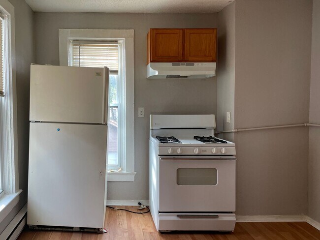 Building Photo - 446 Pierce St NE
