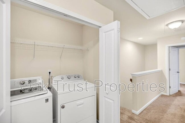 Building Photo - 854 Bibury Ct