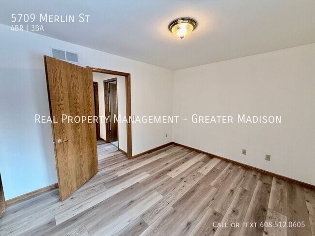 Building Photo - 5709 Merlin St