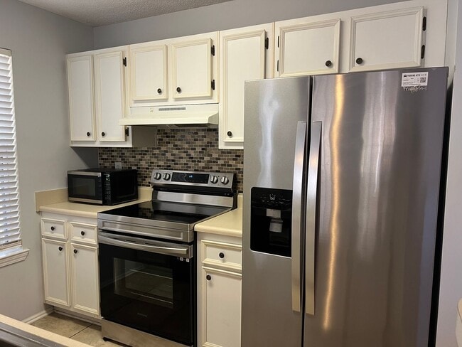 Building Photo - Great First Floor Condo in the Reserve at Woodbridge