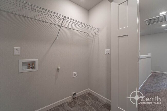 Building Photo - 2403 Trail View Ct