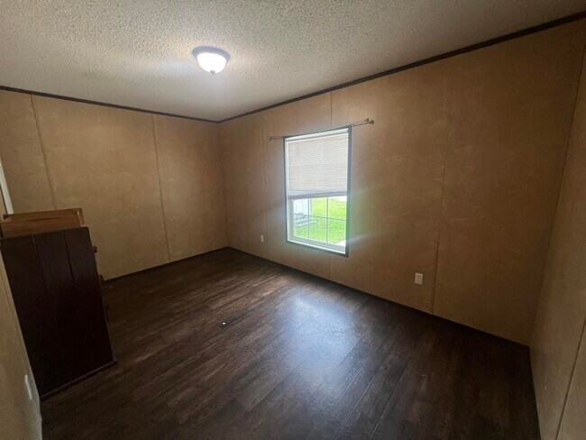 Building Photo - 1706 Southport Blvd