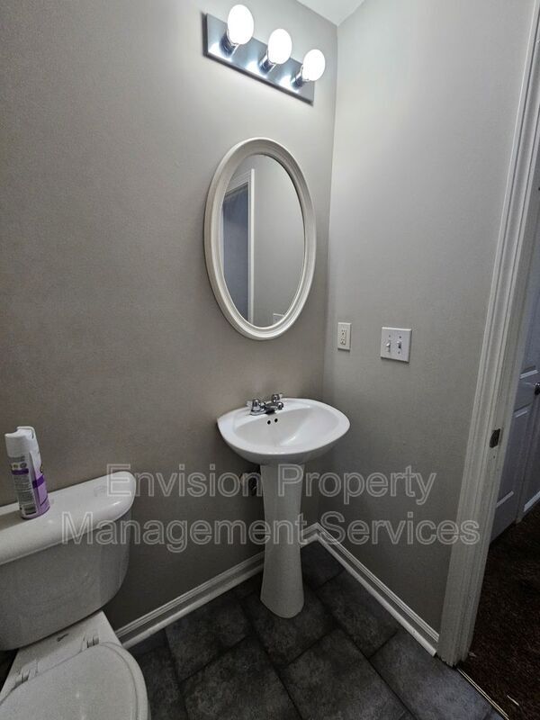 Building Photo - 1556 Arbor Pl Dr