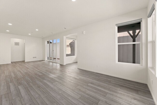 Building Photo - Beautiful New Build 3 Bed, 3 Bath Home in ...