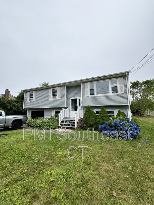 Building Photo - 223 Seneca Dr