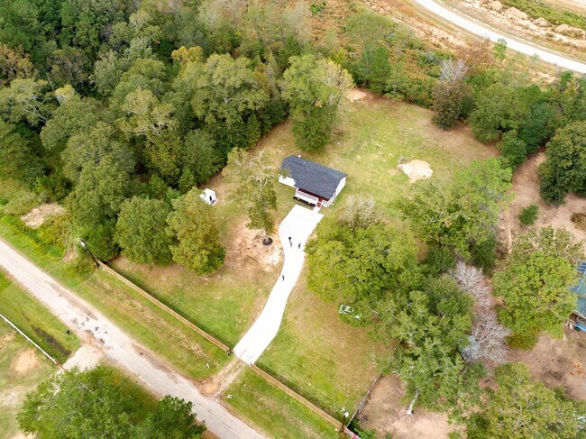 Building Photo - 2036 County Rd 3434N