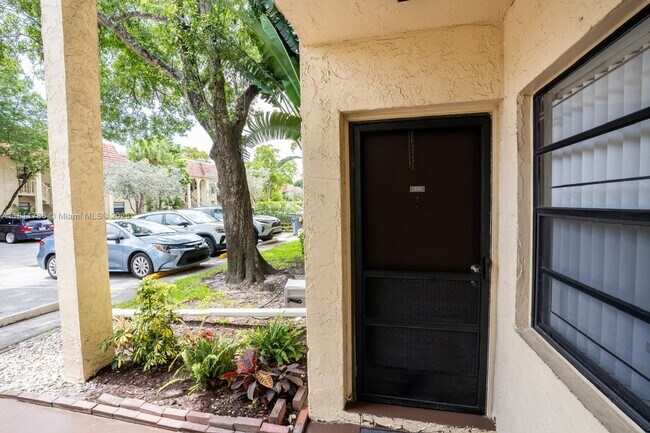 Primary Photo - 136 S Cypress Rd