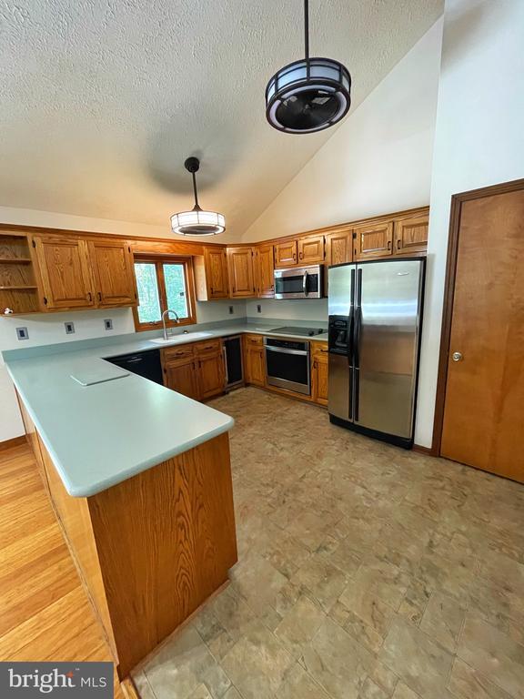 Building Photo - 22480 Sparrow Ct