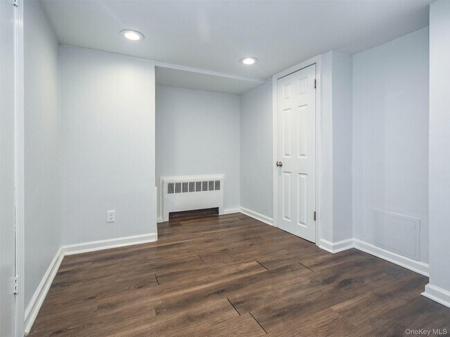 Building Photo - 3 Pequot Ave