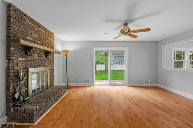 Building Photo - 193 Beekman Ln
