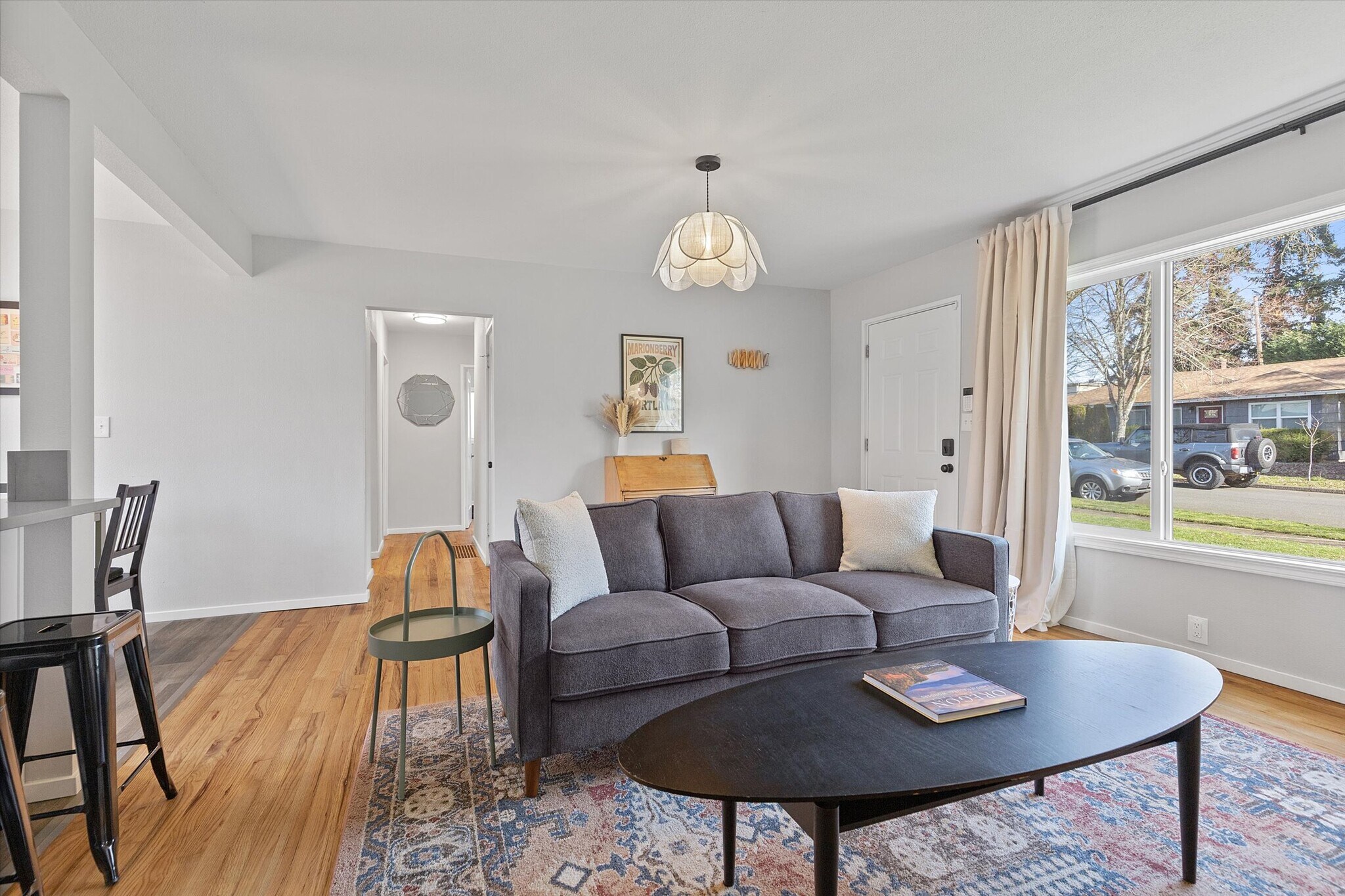 Building Photo - 4775 SW Beech Dr