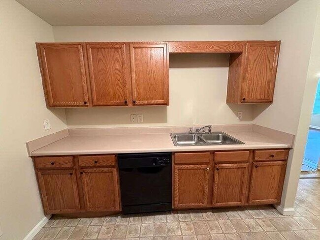 Building Photo - 5196 Tew Ln SW