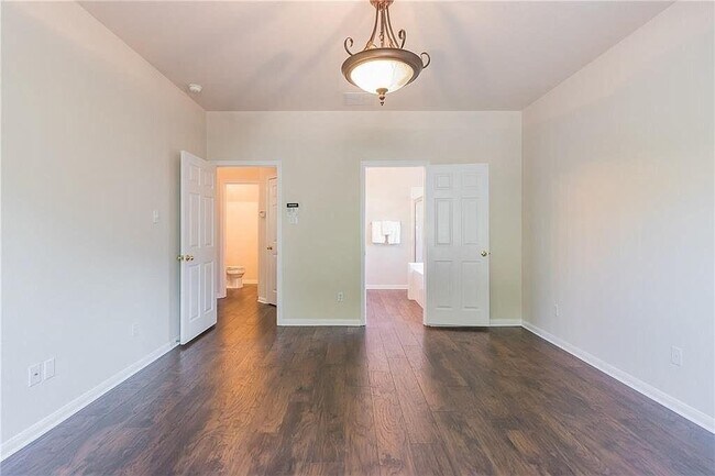 Building Photo - 5908 Taylorcrest Dr