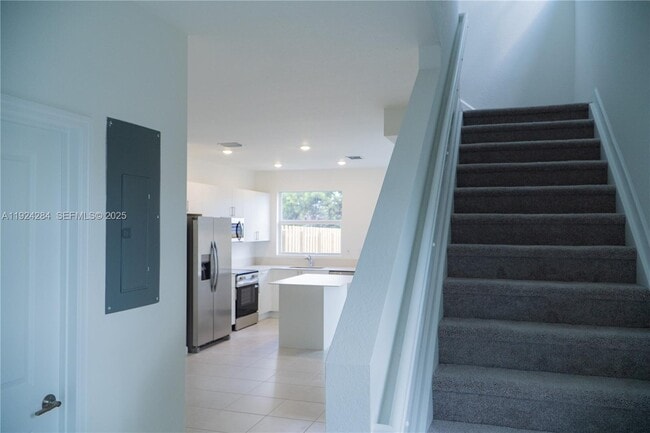 Building Photo - 27651-27155 SW 155th Ct