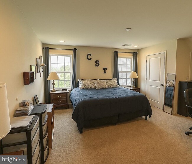 Building Photo - 9933 Box Oak Ct