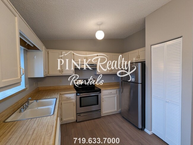 Building Photo - 3418 Foxridge Dr