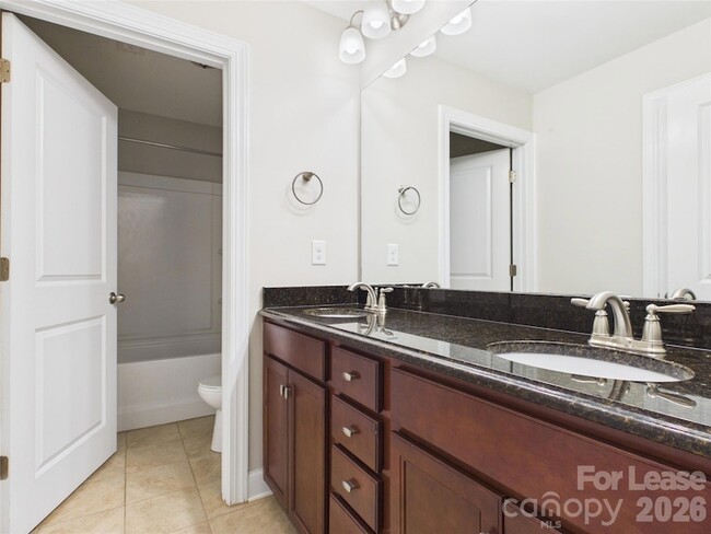 Building Photo - 1455 Briarfield Dr NW