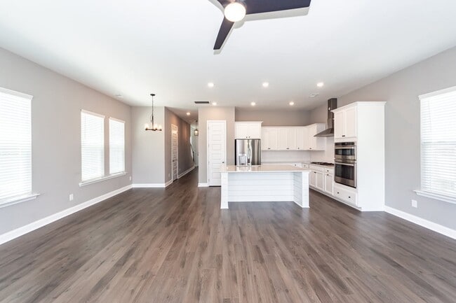Building Photo - 214 Narrowleaf Ave