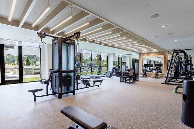 Building Photo - 2425 Peachtree Rd