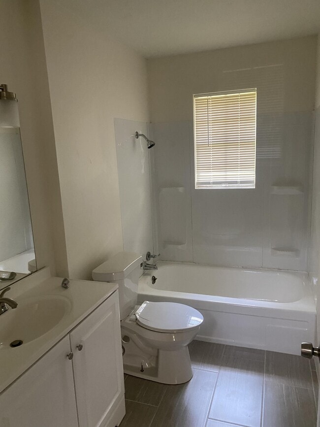 Building Photo - 9 Daven Ct