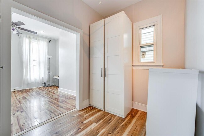 Building Photo - 85 Stuyvesant Ave