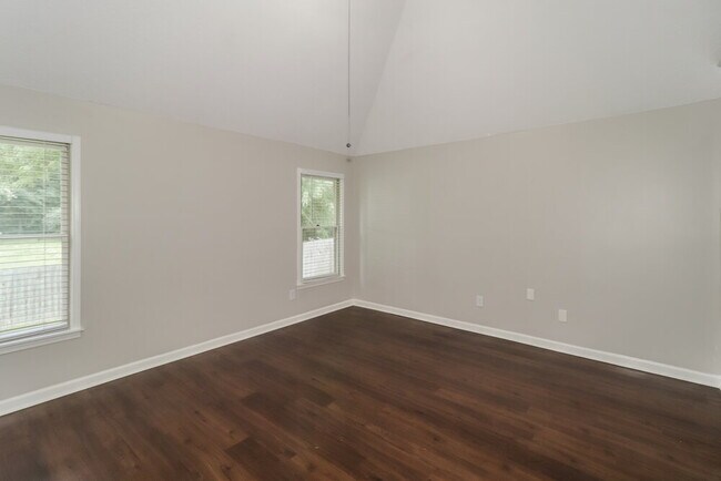 Building Photo - 8642 Tropicana Dr N