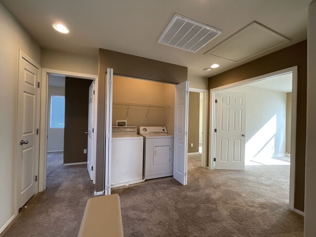 Building Photo - Spacious 3-Bedroom Home in the Northwest L...