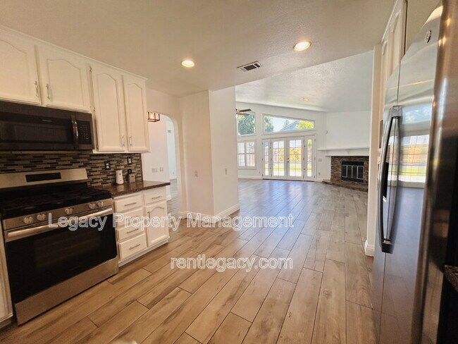 Building Photo - 3047 Mill Oak Way