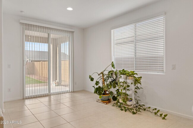 Building Photo - 3065 E Riding Boot Wy