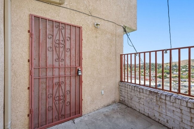 Building Photo - O'SULLIVAN