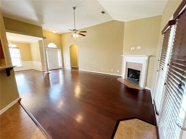 Building Photo - 216 Carlisle Way