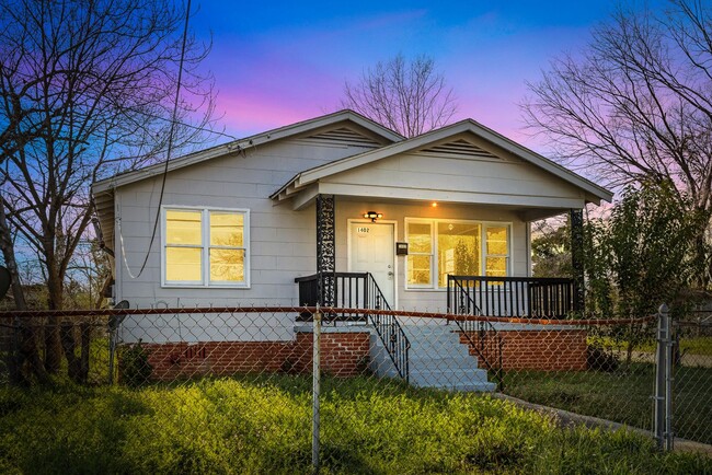 Primary Photo - Stylish & Newly Renovated 4 Bedroom 2 Bath...