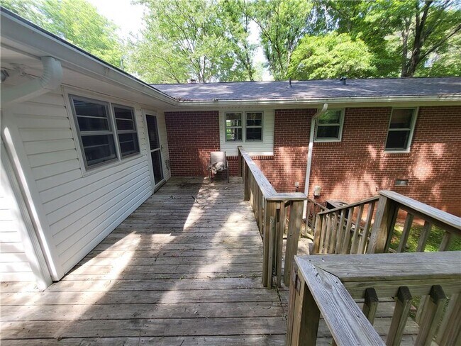 Building Photo - 6707 Campground Rd