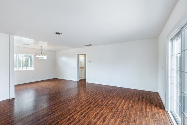 Building Photo - 8645 Hervey St