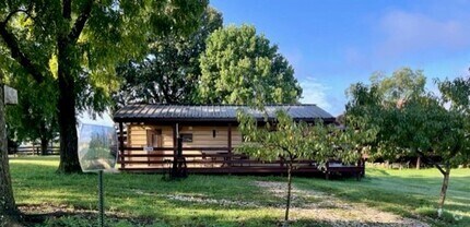 Building Photo - Fully furnished tiny home- 1 bedroom, 1 bath!