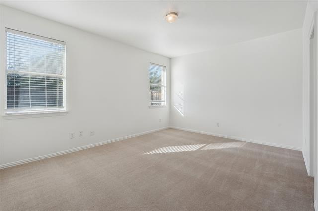 Building Photo - 11001 La Grange Dr