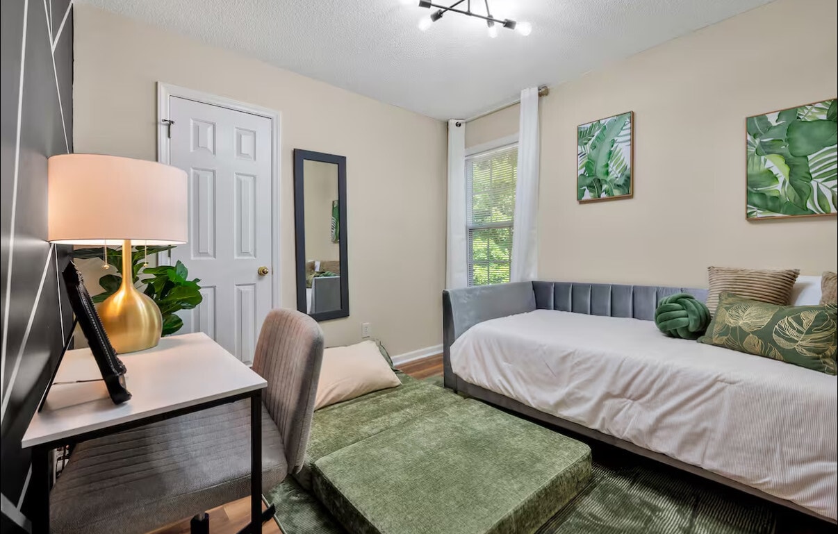 Building Photo - 4304 Somerset Valley Ln