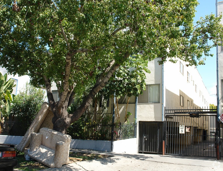 Building Photo - 522-528 N Alexandria Ave