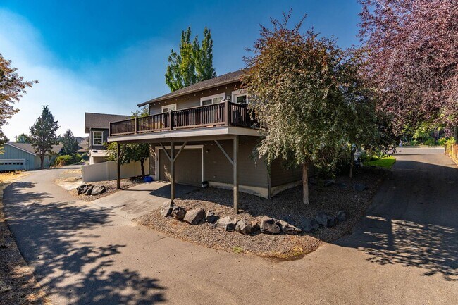 Building Photo - 2158 SW 36th Ct