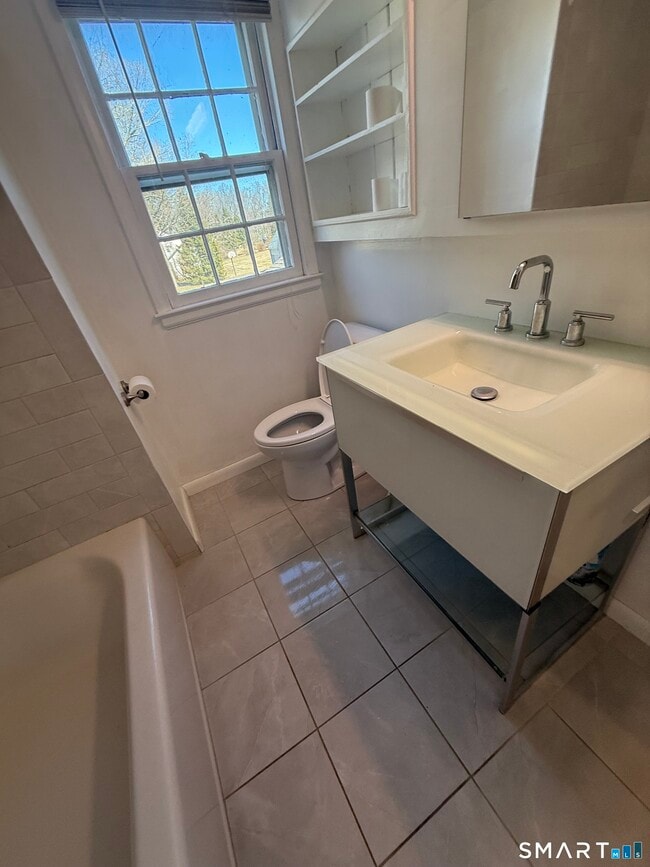 Building Photo - 29 N Hill Rd