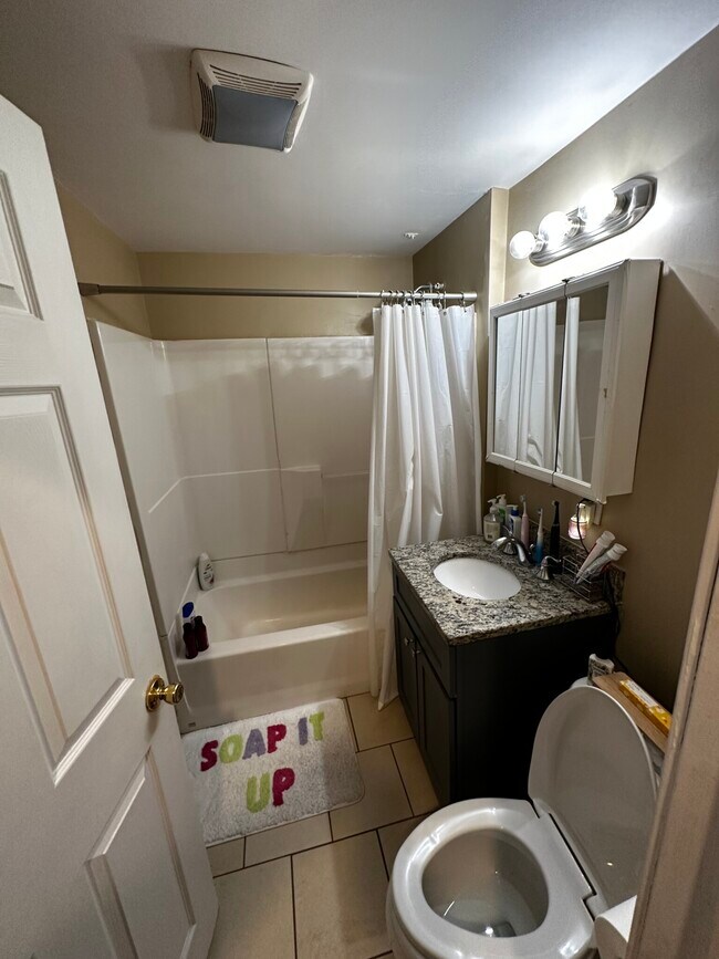 Building Photo - 60 Egmont St