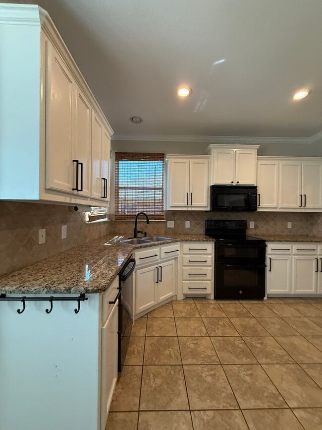 Building Photo - 1846 Sandpiper Dr