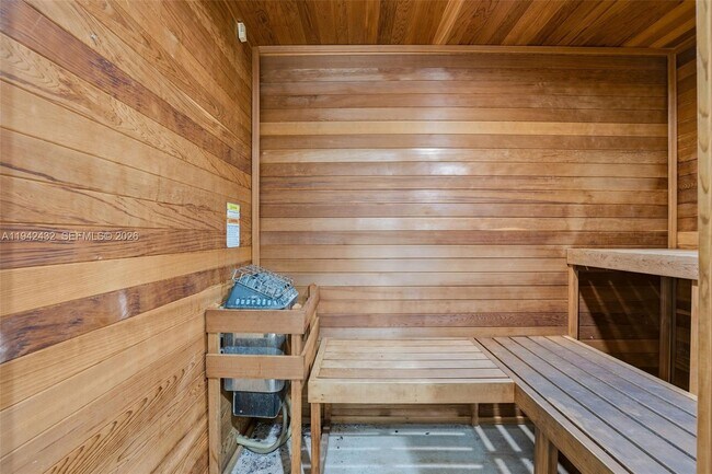 Building Photo - 6580 Indian Creek Dr