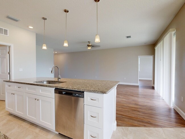 Floorplan - Eleven Oaks