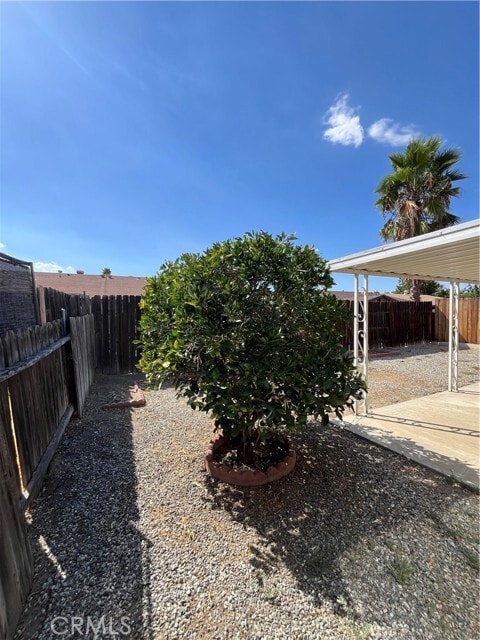 Building Photo - 589 Solano Dr