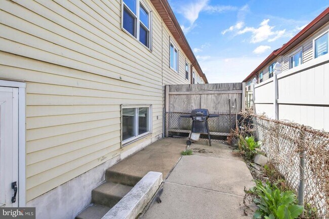 Building Photo - 3470 Livingston St