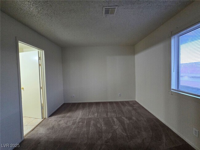 Building Photo - 4300 N Lamont St