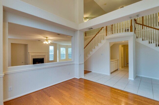 Building Photo - Spacious 5-Bedroom Home in Brazos Landing!