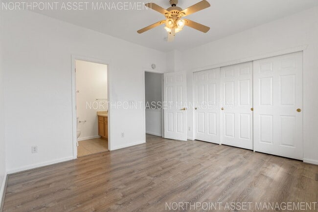 Building Photo - Beautiful 2 beds 2.5 baths in Brighton!