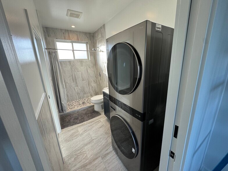 Building Photo - 135 Burlington Dr